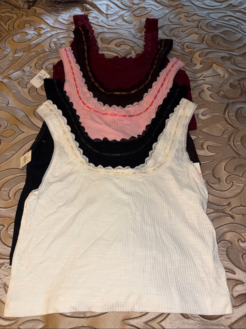 Aerie Women’s Lace-Trim Ribbed Tank Top - (5) Size Med NWT